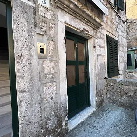 בית הארחה Bella