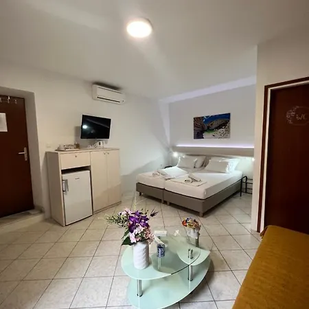 Bella Guest house *