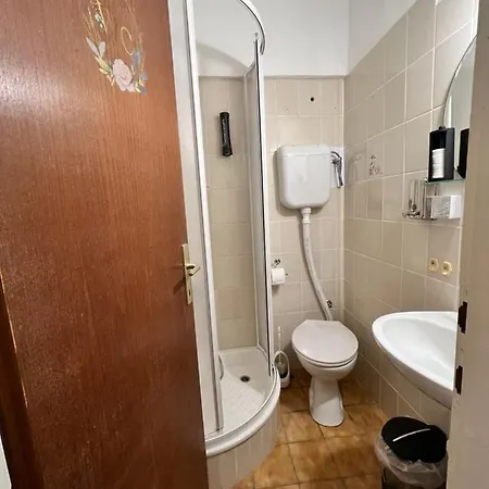 Bella Guest house *