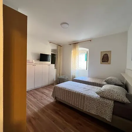 Bella ستاري غراد