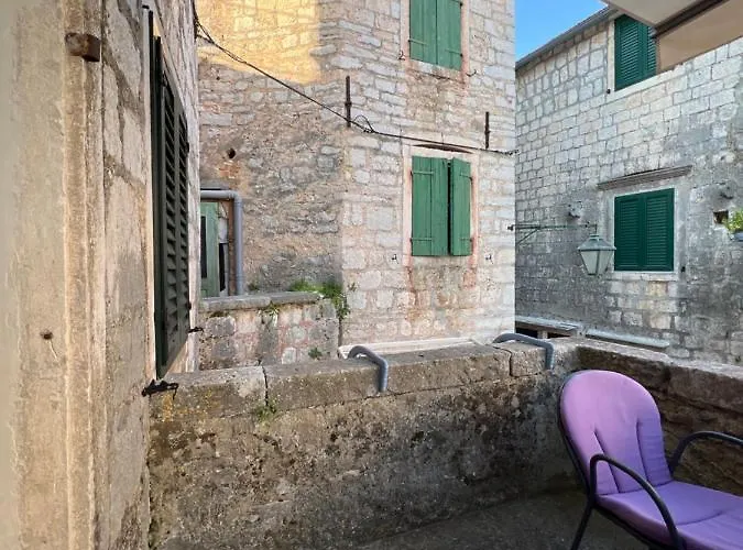 Bella 3* Stari Grad (Hvar)