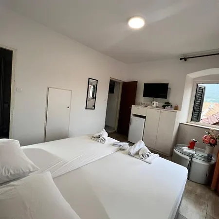 Bella 3* Stari Grad (Hvar)